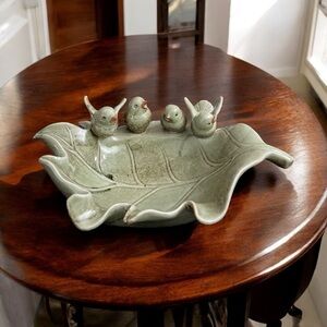 Vintage Art Pottery Leaf Dish
Bowl w four Birds Candy
Potpourri Green Blue